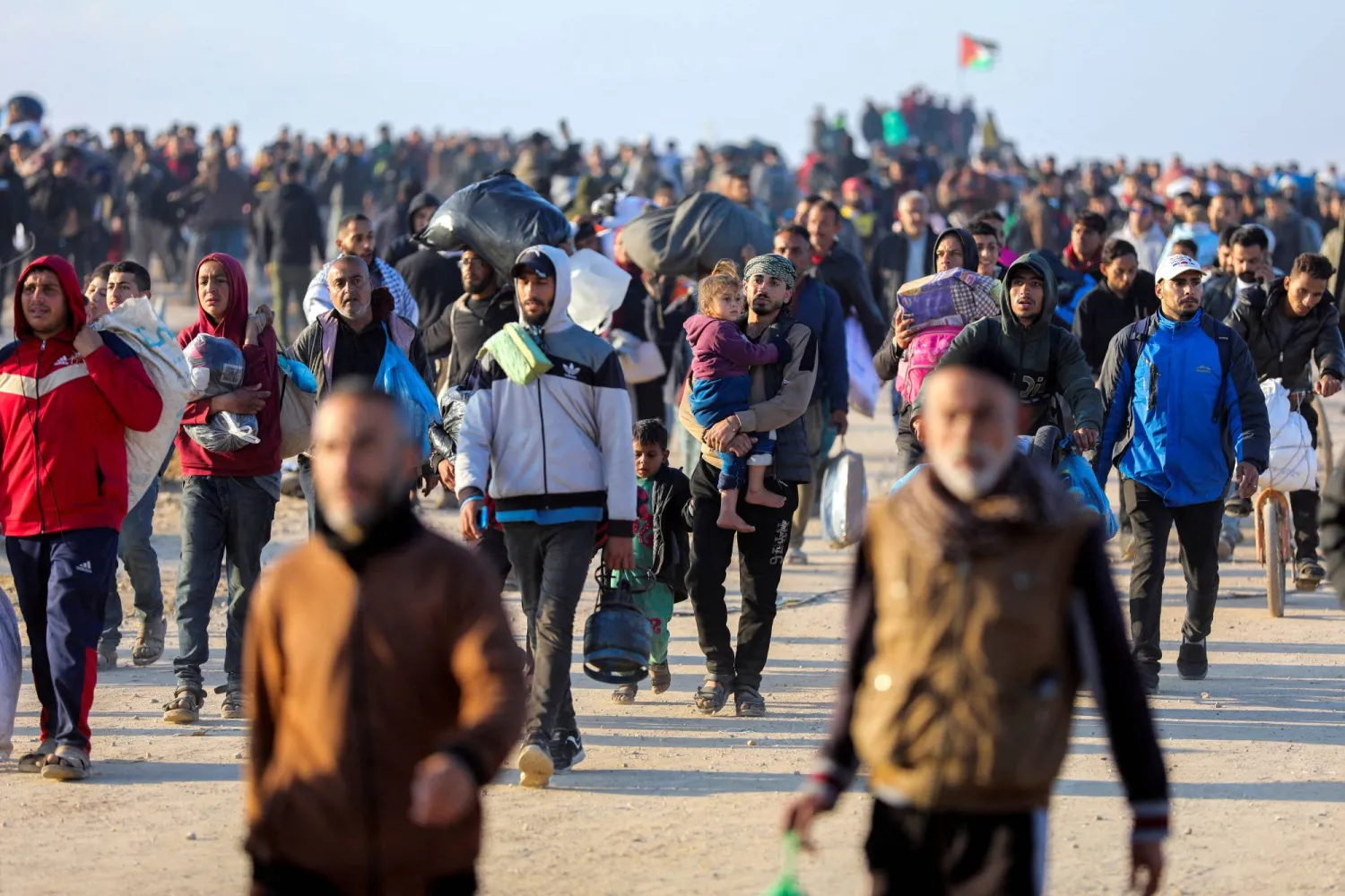 أسفرت العمليات الجوية والبرية الإسرائيلية التي استمرت 15 شهراً عن تسوية معظم مناطق شمال غزة بالأرض (رويترز)