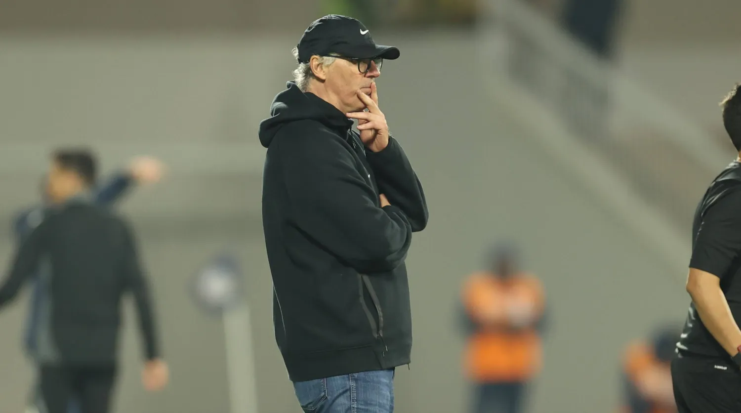 لوران بلان مدرب فريق الاتحاد (تصوير: عدنان مهدلي)