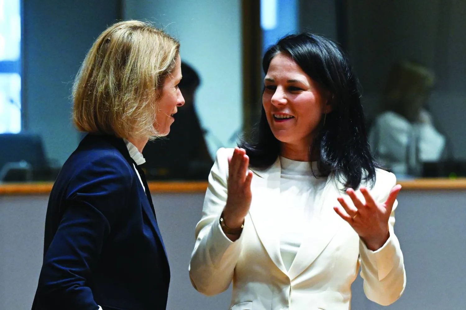 
كايا كالاس في حديث جانبي مع وزيرة الخارجية الألمانية أنالينا بيربوك على هامش اجتماع وزراء الخارجية في العاصمة البلجيكية (د.ب.أ)