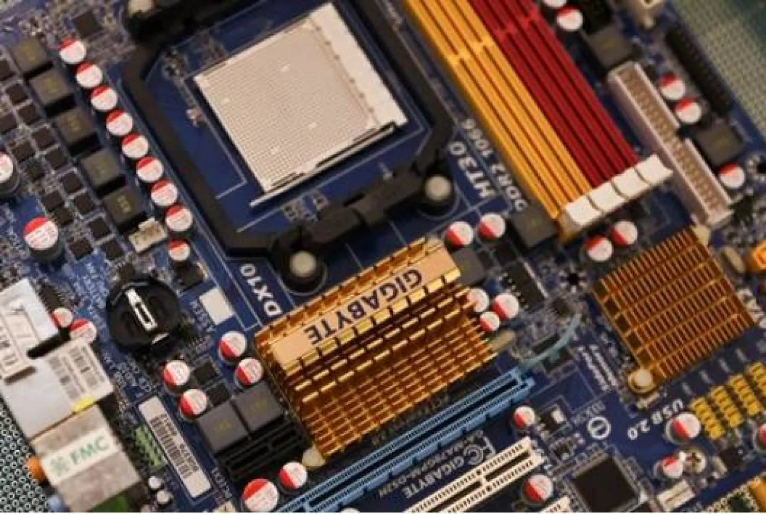 رقائق في معهد أبحاث أشباه الموصلات التايواني في هسينتشو (رويترز)