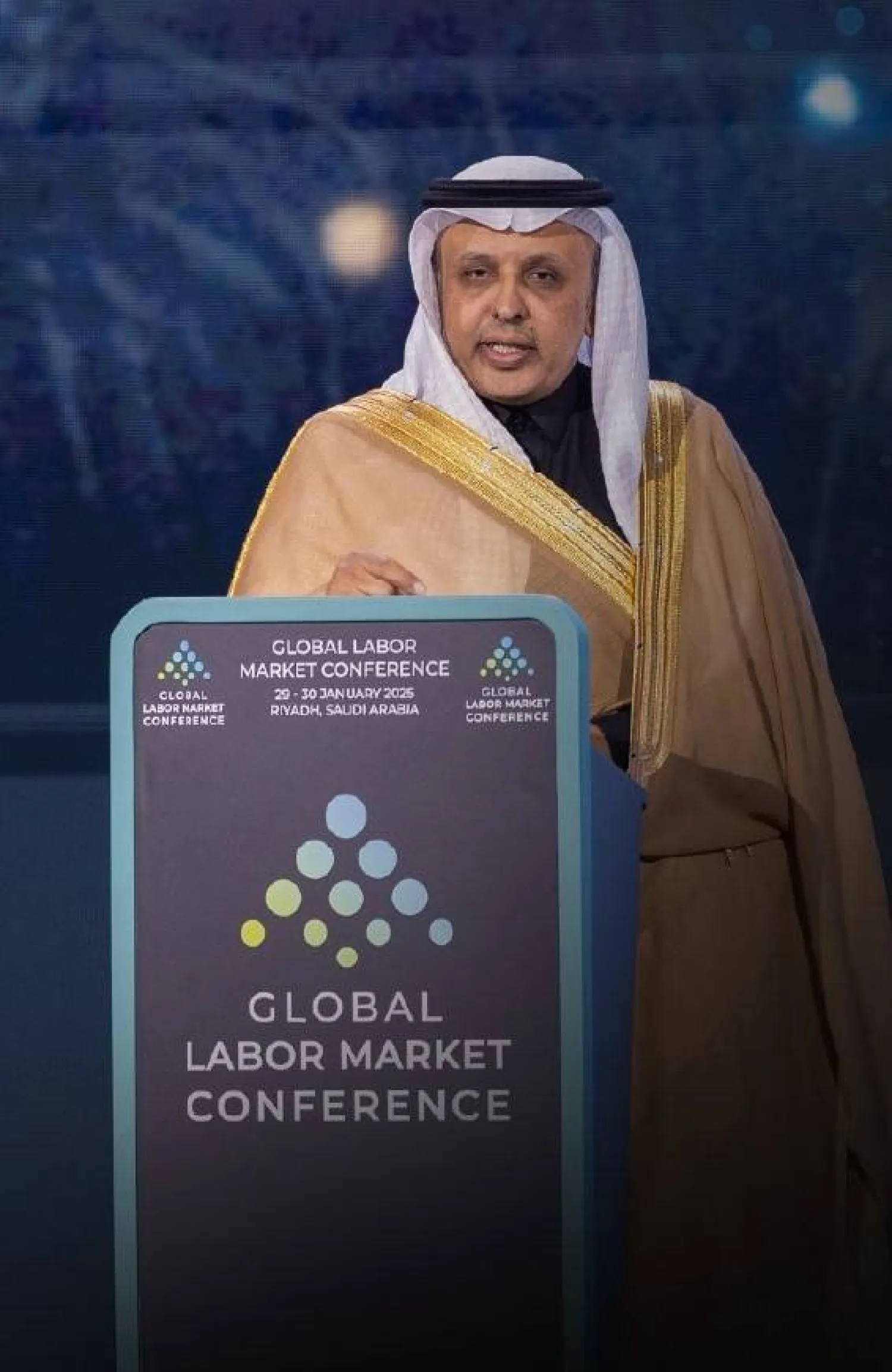 رميح الرميح متحدثاً إلى الحضور في النسخة الثانية من المؤتمر الدولي لسوق العمل (الشرق الأوسط)