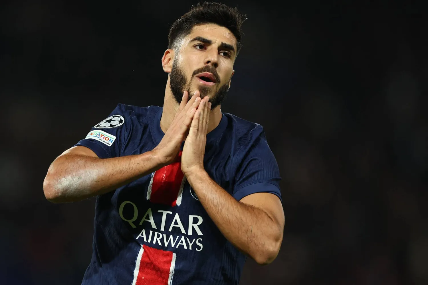 ماركو أسينسيو دعم صفوف الفيلانز من باريس سان جيرمان (أ.ف.ب)