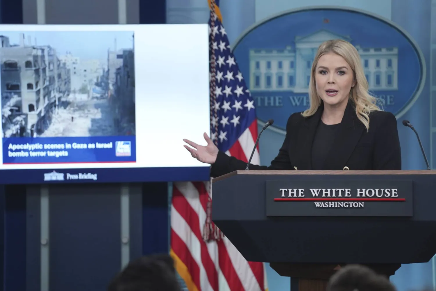 كارولاين ليفيت المتحدثة باسم الرئاسة الأميركية (أ.ب) 