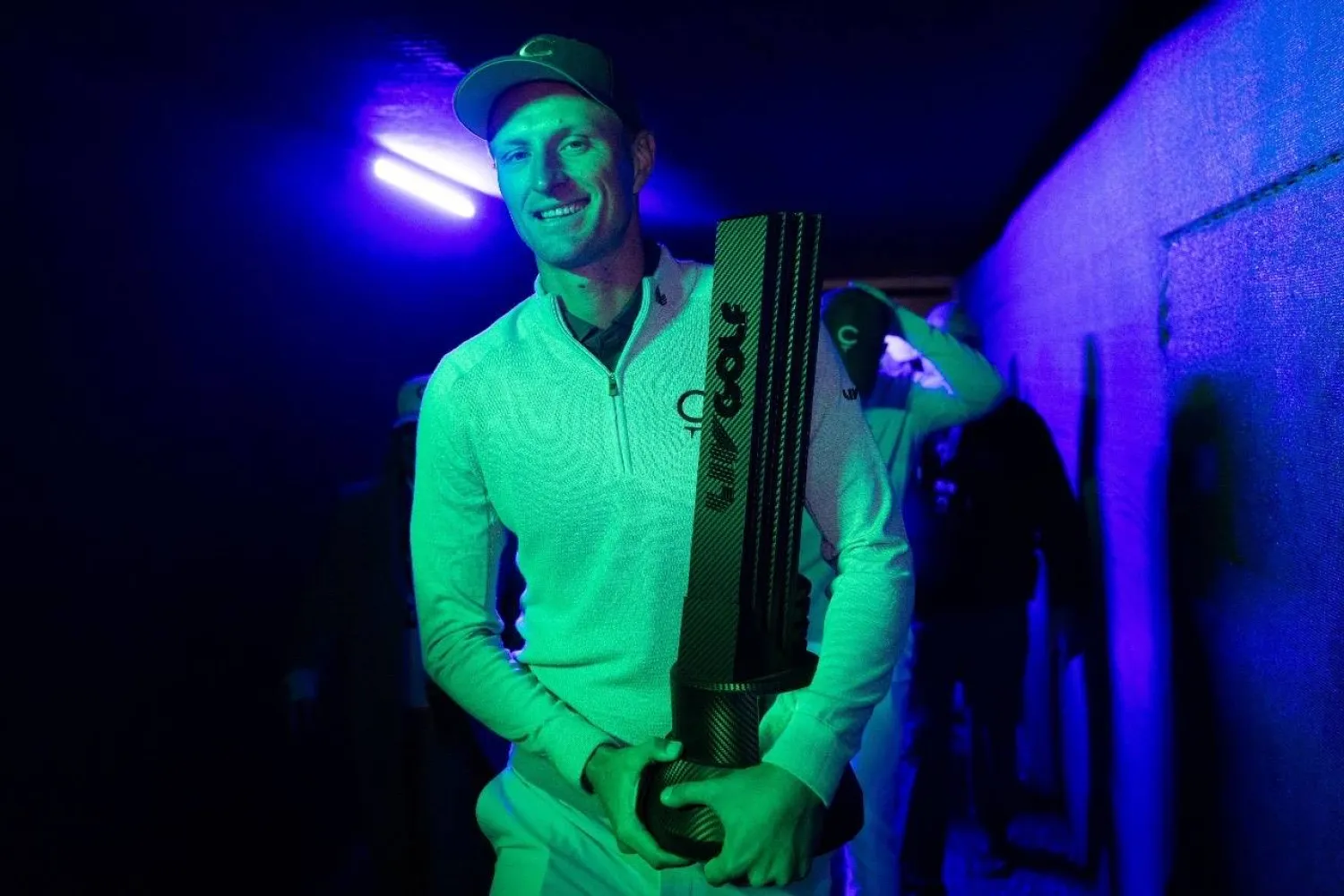 ميرونك توج بطلا لفئة الأفراد (الشرق الأوسط)