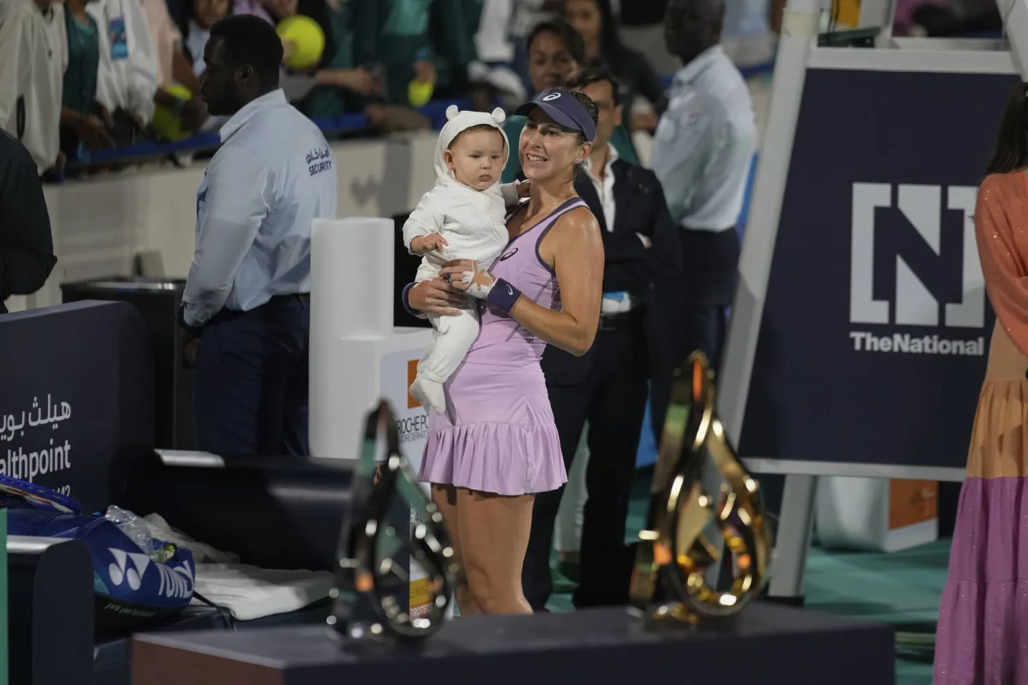 بيليندا بينتشيتش عادت إلى الملاعب في أكتوبر الماضي بعد إجازة أمومة لـ13 شهرا (أ.ب)