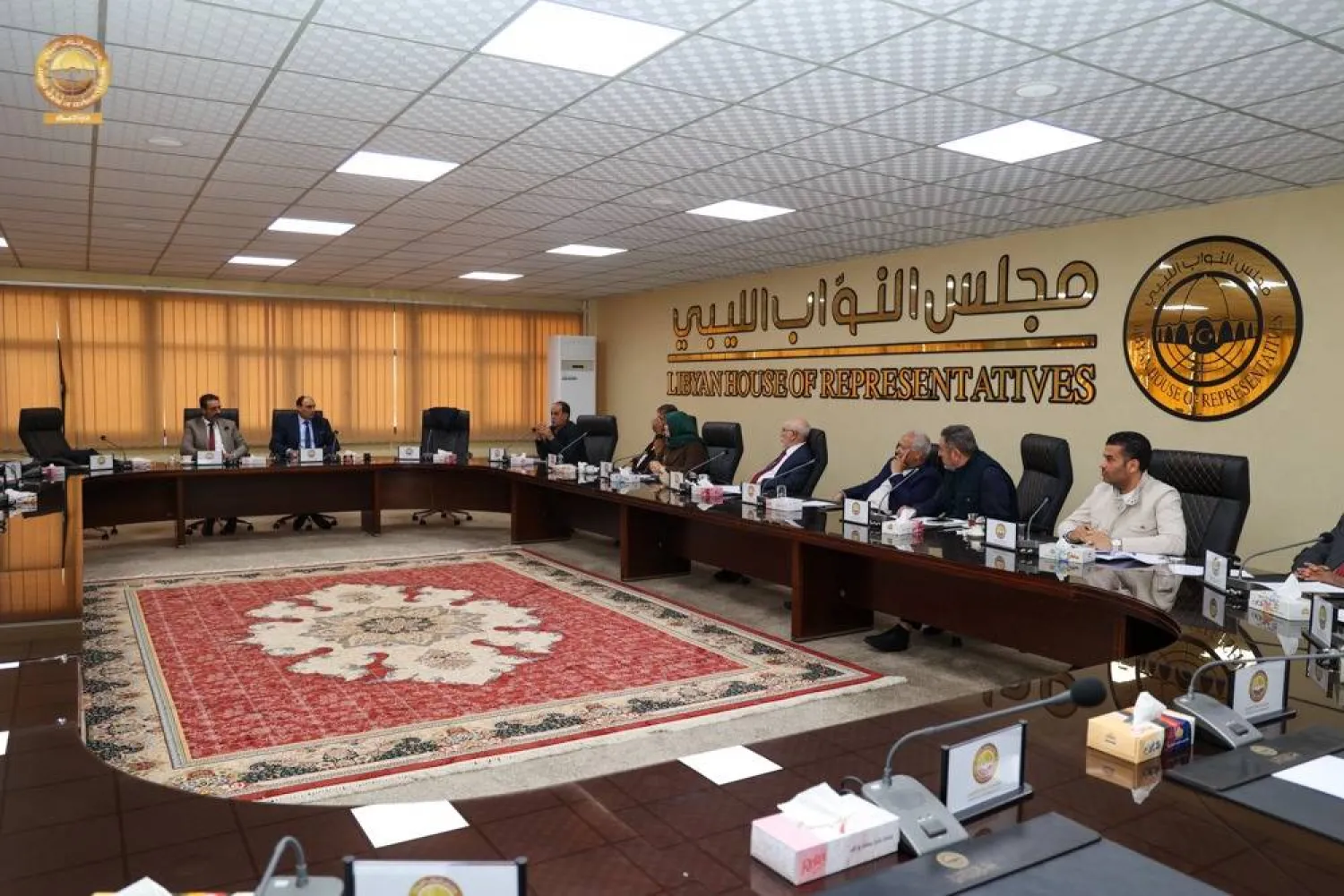 صورة وزعها مجلس النواب لاجتماع لجنة المسار التنفيذي في بنغازي مع المجلس الأعلى للدولة