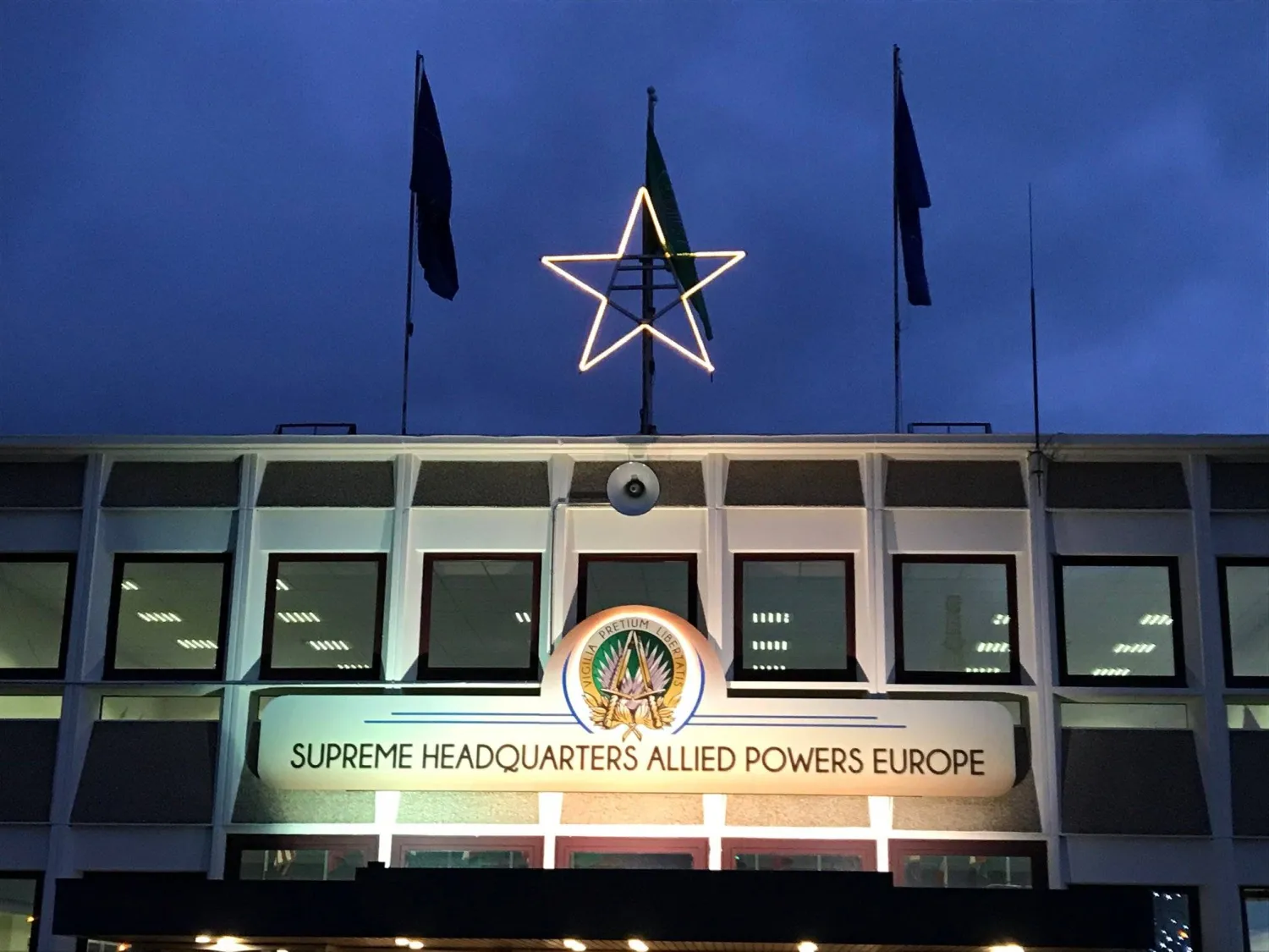 مقر قوى حلفاء «الناتو» المعروف باسم «القيادة العليا للقوات المتحالفة في أوروبا» (إكس)