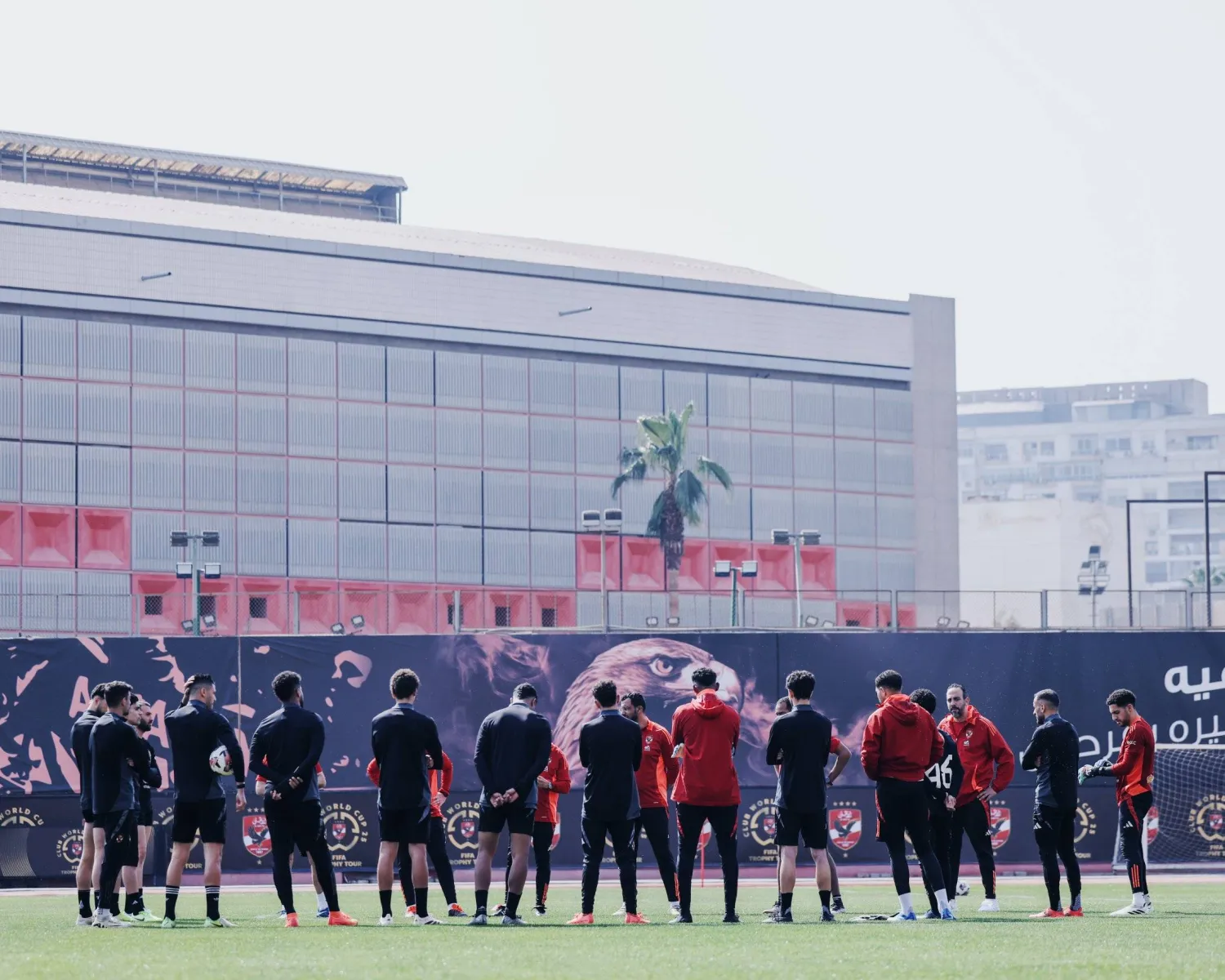 جانب من تدريبات الفريق استعداداً للديربي (النادي الأهلي)