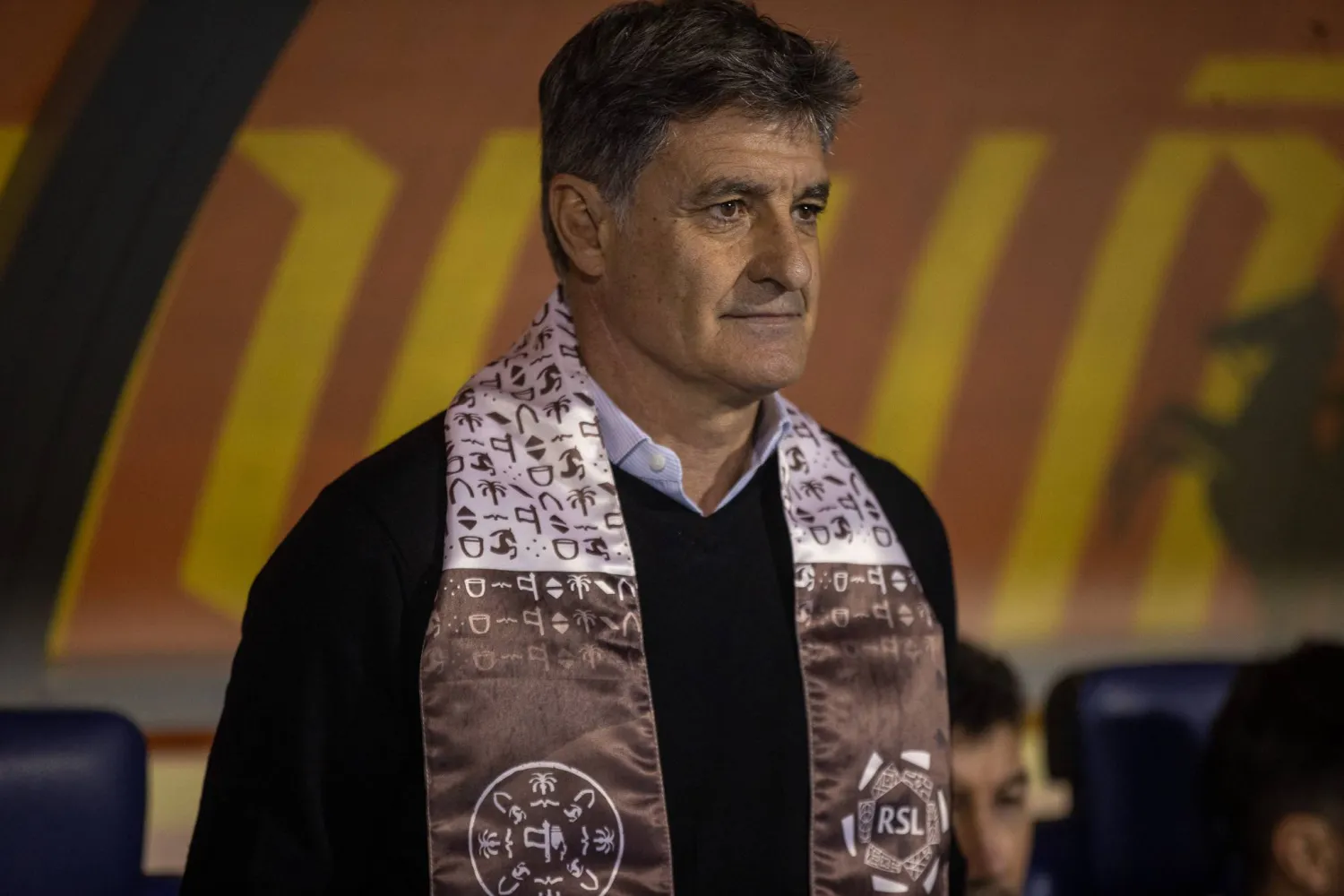 غونزاليس مدرب فريق القادسية (تصوير: عيسى الدبيسي)