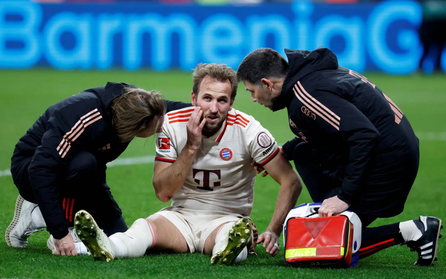 هاري كين قد يغيب عن مواجهة بايرن وأينتراخت (رويترز)