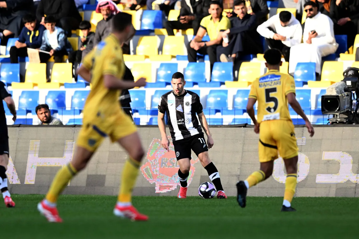 خيم التعادل الإيجابي 2-2 على المباراة (تصوير: مشعل القدير)