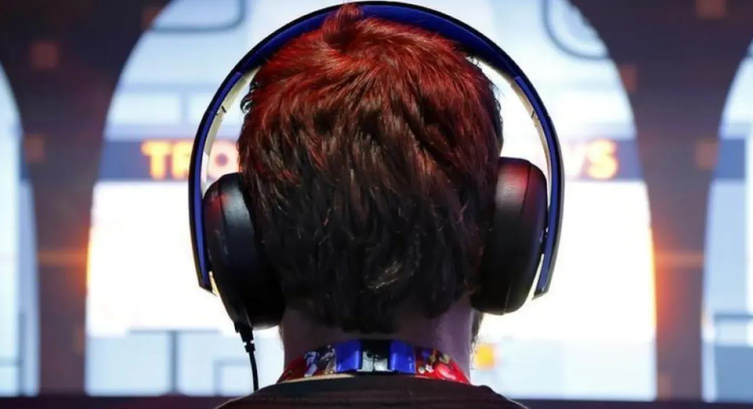 سماعات الرأس العازلة للضوضاء من أكثر أنواع السماعات شهرة (رويترز)