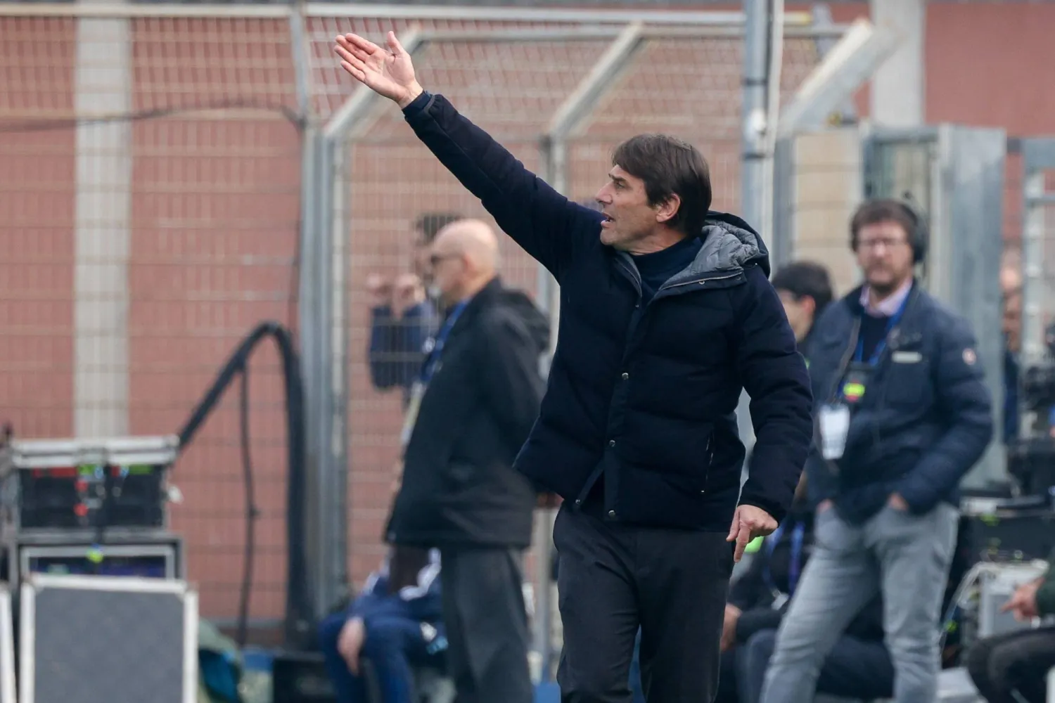 أنطونيو كونتي مدرب نابولي (إ.ب.أ)