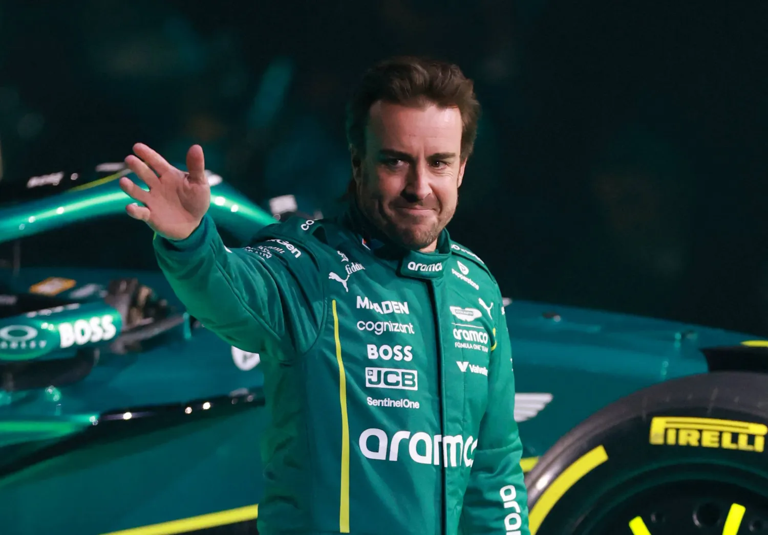 فرناندو ألونسو سائق فريق أستون مارتن (رويترز)