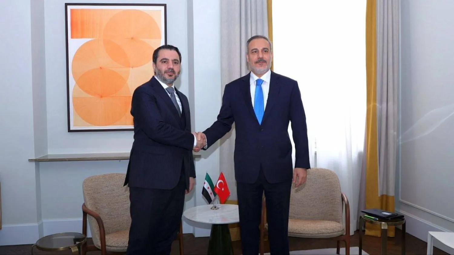 وزير الخارجية السوري أسعد الشيباني يلتقي نظيره التركي هاكان فيدان في ألمانيا على هامش مشاركتهما في مؤتمر ميونيخ للأمن 15 فبراير 2025 (سانا)