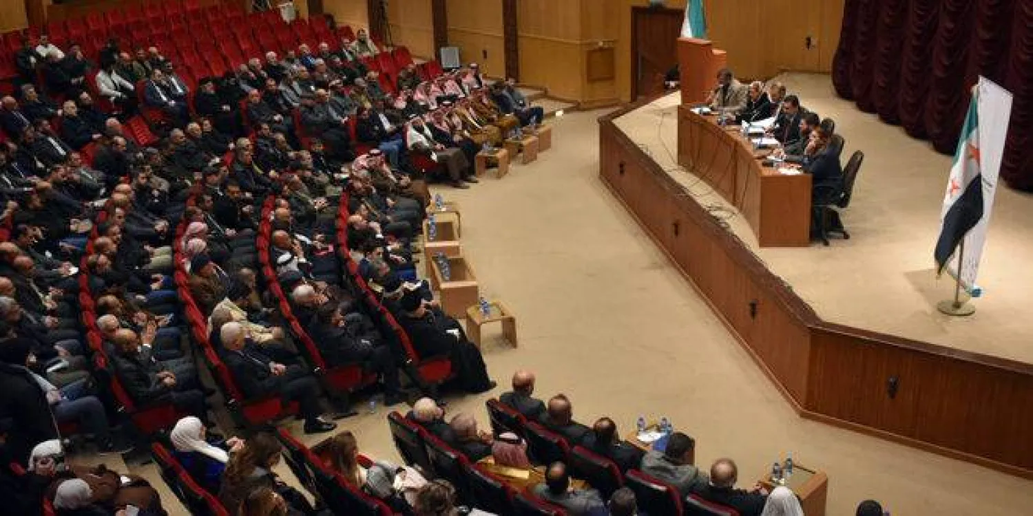 جلسة حوارية للجنة التحضيرية لمؤتمر الحوار الوطني السوري في مدينة حماة وسط سوريا 18 الحالي (سانا)