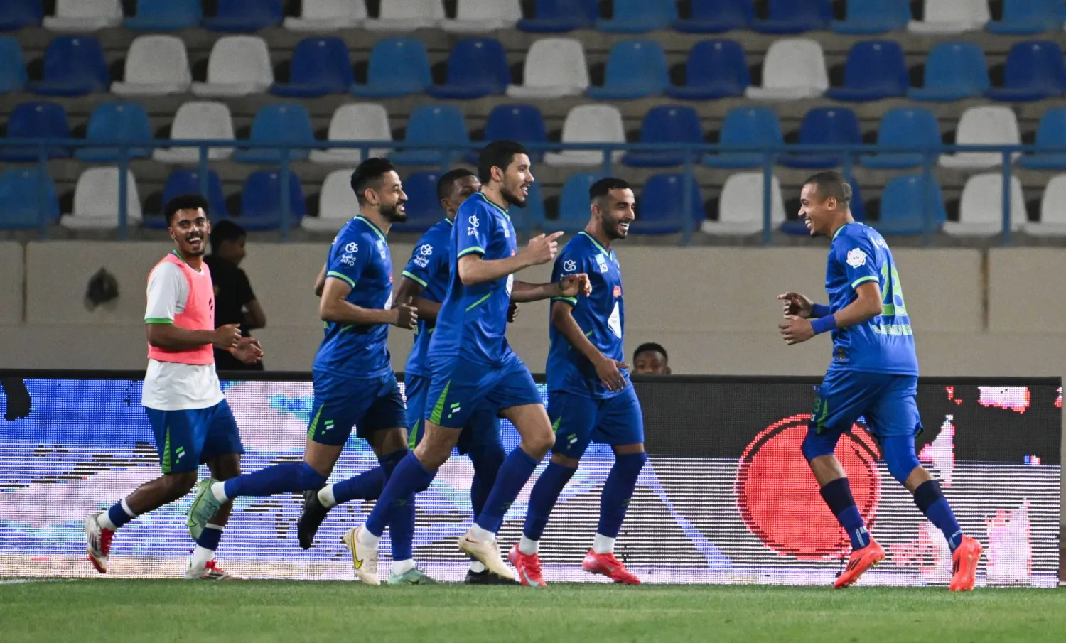 احتفالية فريق الفتح بهدف سفيان بن دبكة (تصوير: علي خمج)