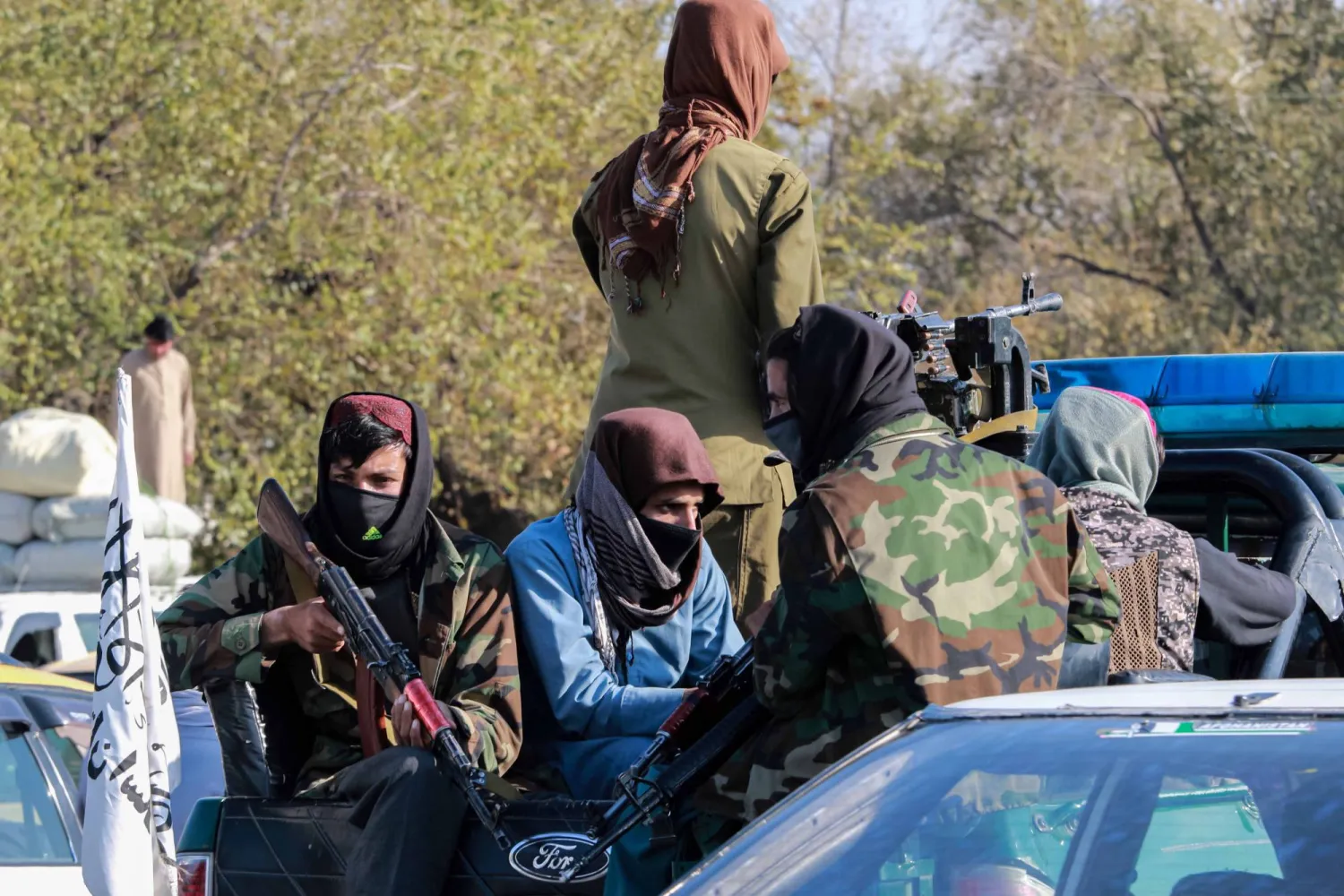 مسؤولون أمنيون من «طالبان» يقومون بدورية في كابل (أرشيفية - إ.ب.أ)