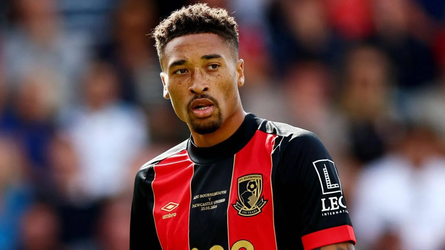 دانييل جيبيسون لاعب بورنموث سيمثل كندا (رويترز)