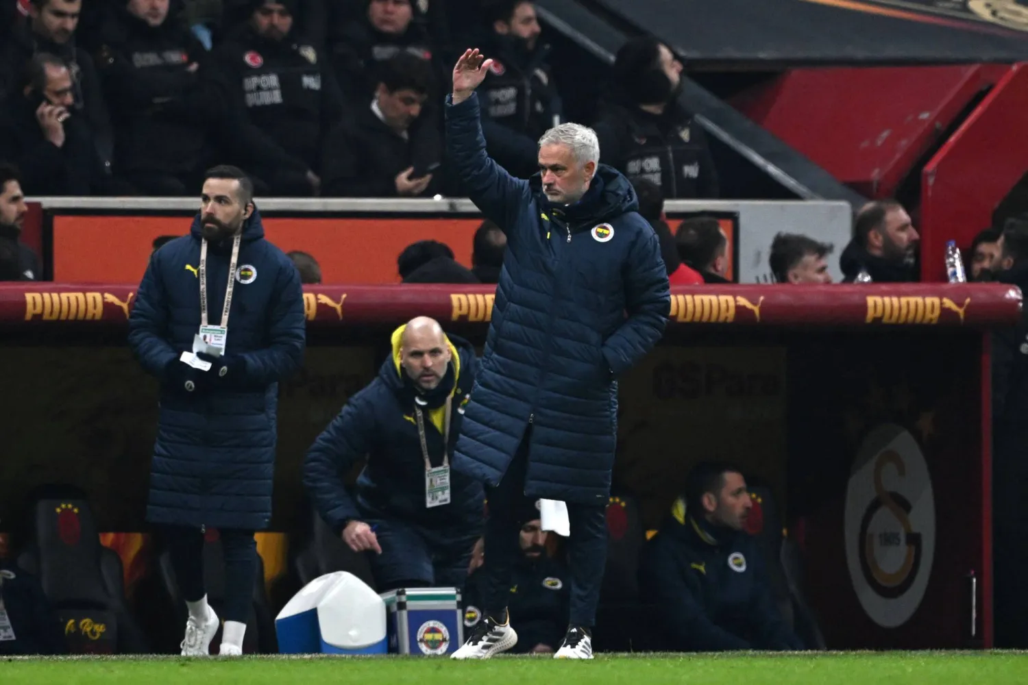 جوزيه مورينيو لا يزال يثير الجدل بسبب تصريحاته (أ.ف.ب)