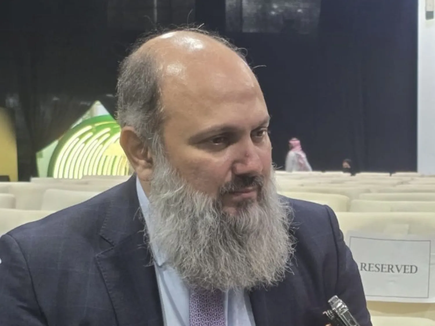 الوزير الباكستاني متحدثاً إلى «الشرق الأوسط» (الشرق الأوسط)