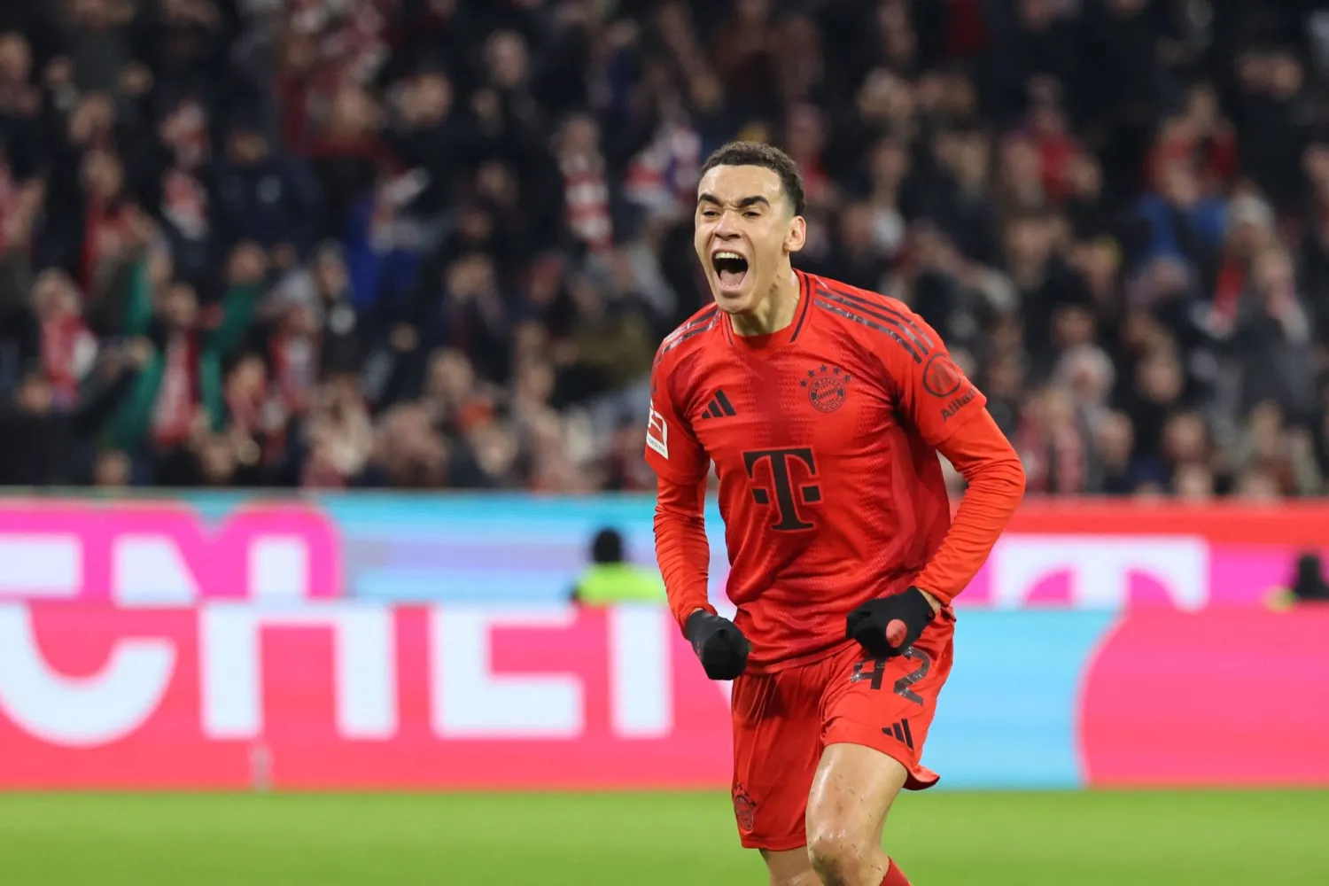 جمال موسيالا يواصل التألق مع بايرن ميونيخ (أ.ف.ب)