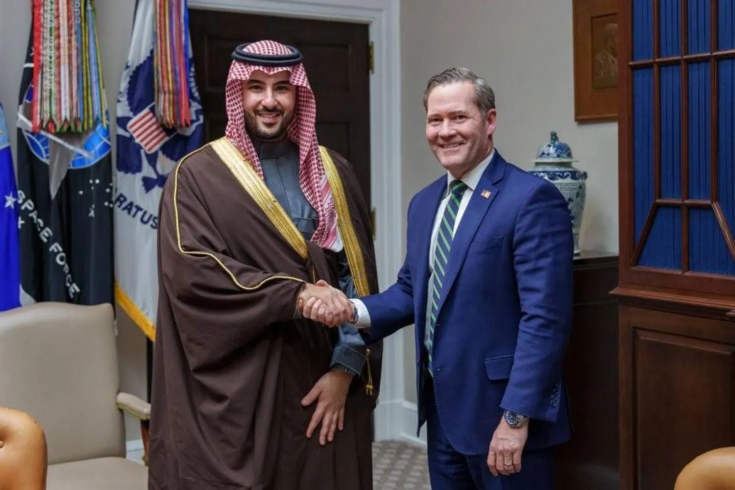 مستشار الأمن القومي الأميركي خلال استقباله وزير الدفاع السعودي (إكس)
