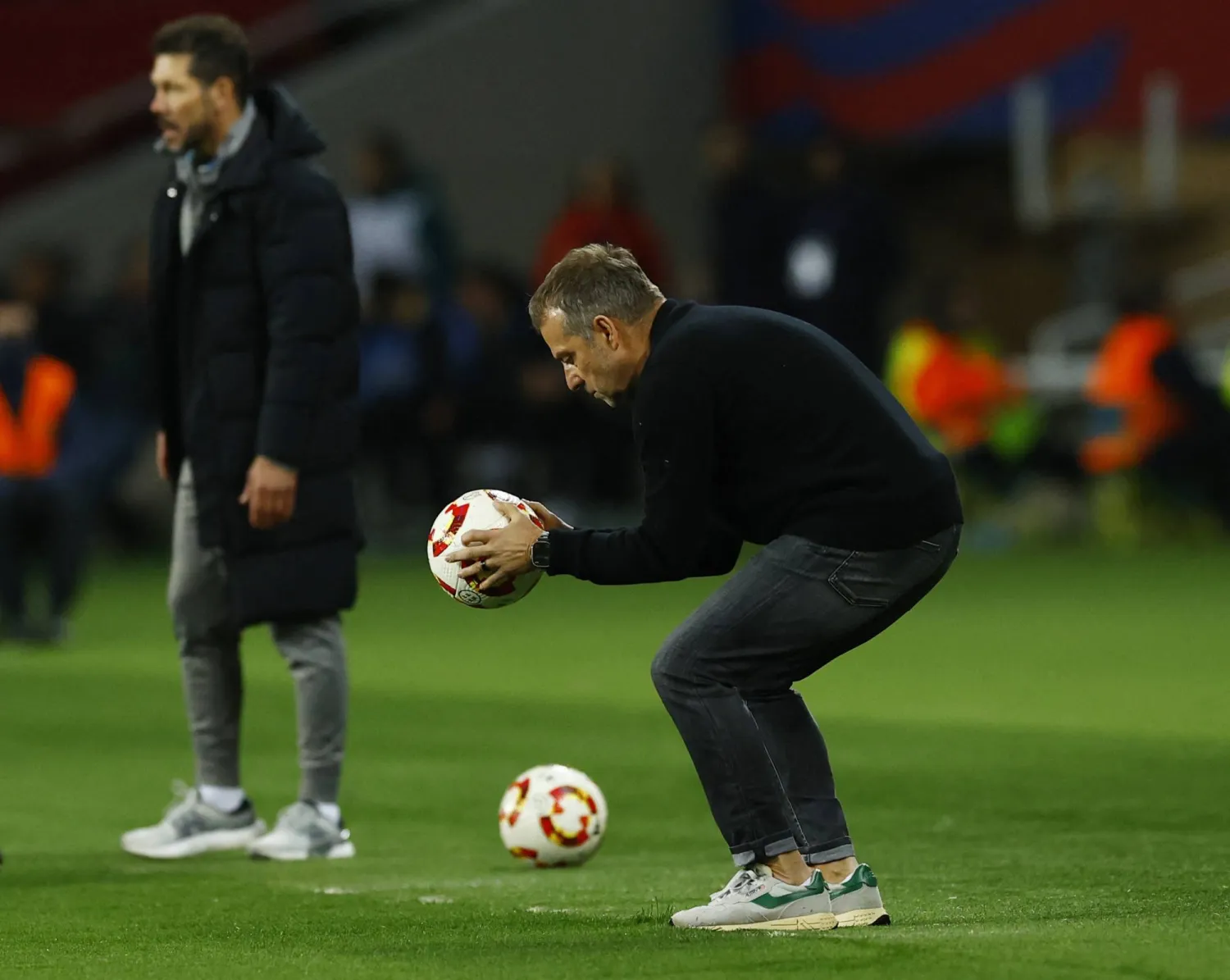 فليك كان غاضباً من أداء برشلونة (رويترز)