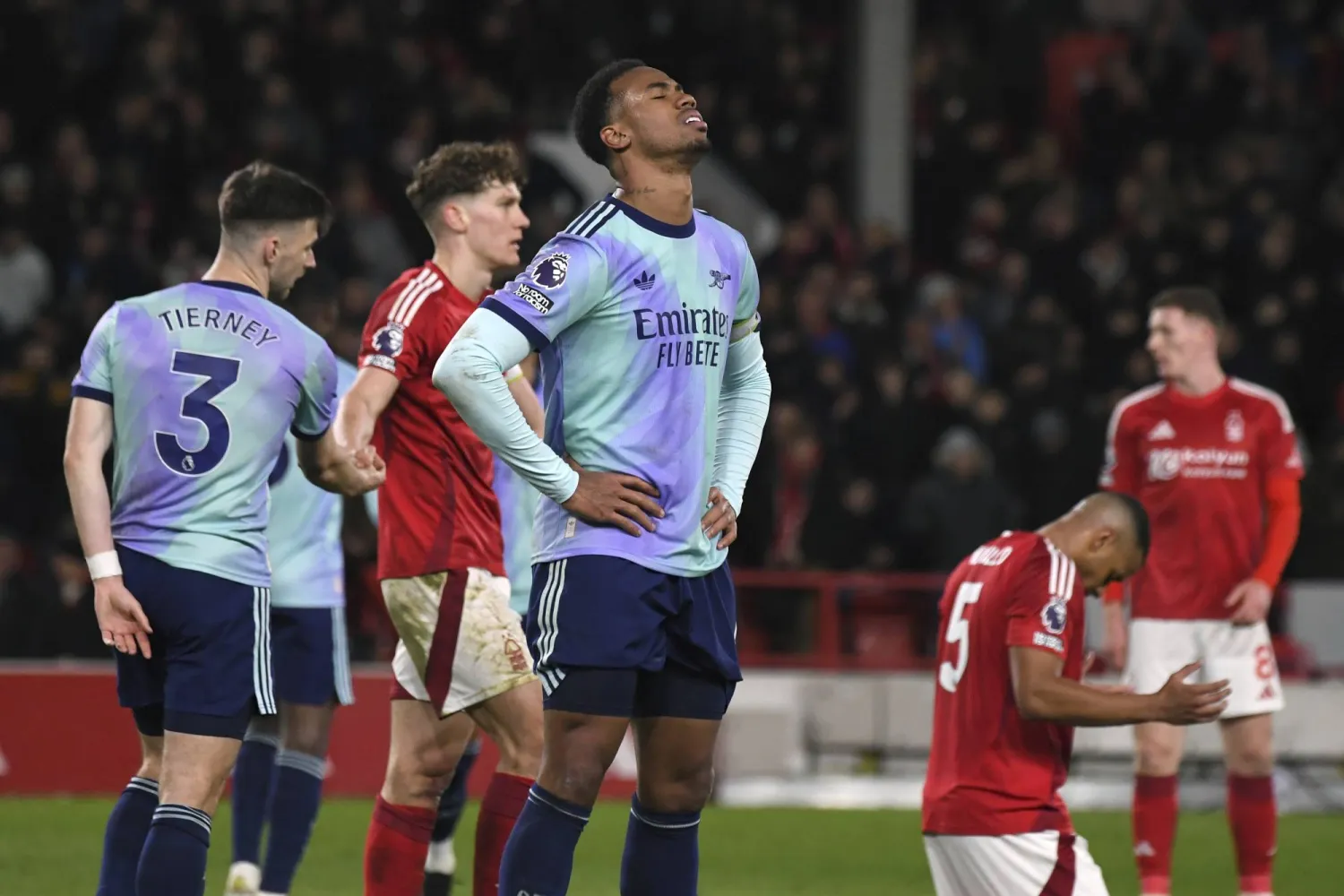 خيبة أمل جديدة لآرسنال بعد التعادل أمام نوتغهام (أ.ب) 