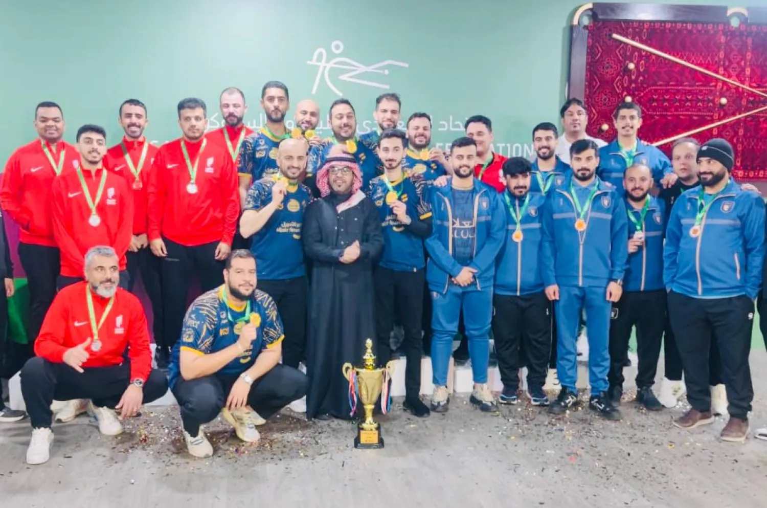 من تتويج أصحاب المراكز الثلاثة الأولى في البطولة (الشرق الأوسط)