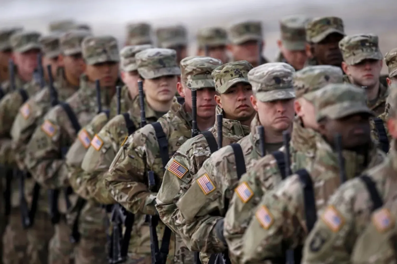 هل تتم الإقالات في الجيش الأميركي لأسباب حزبية بحتة؟ (أرشيفية)