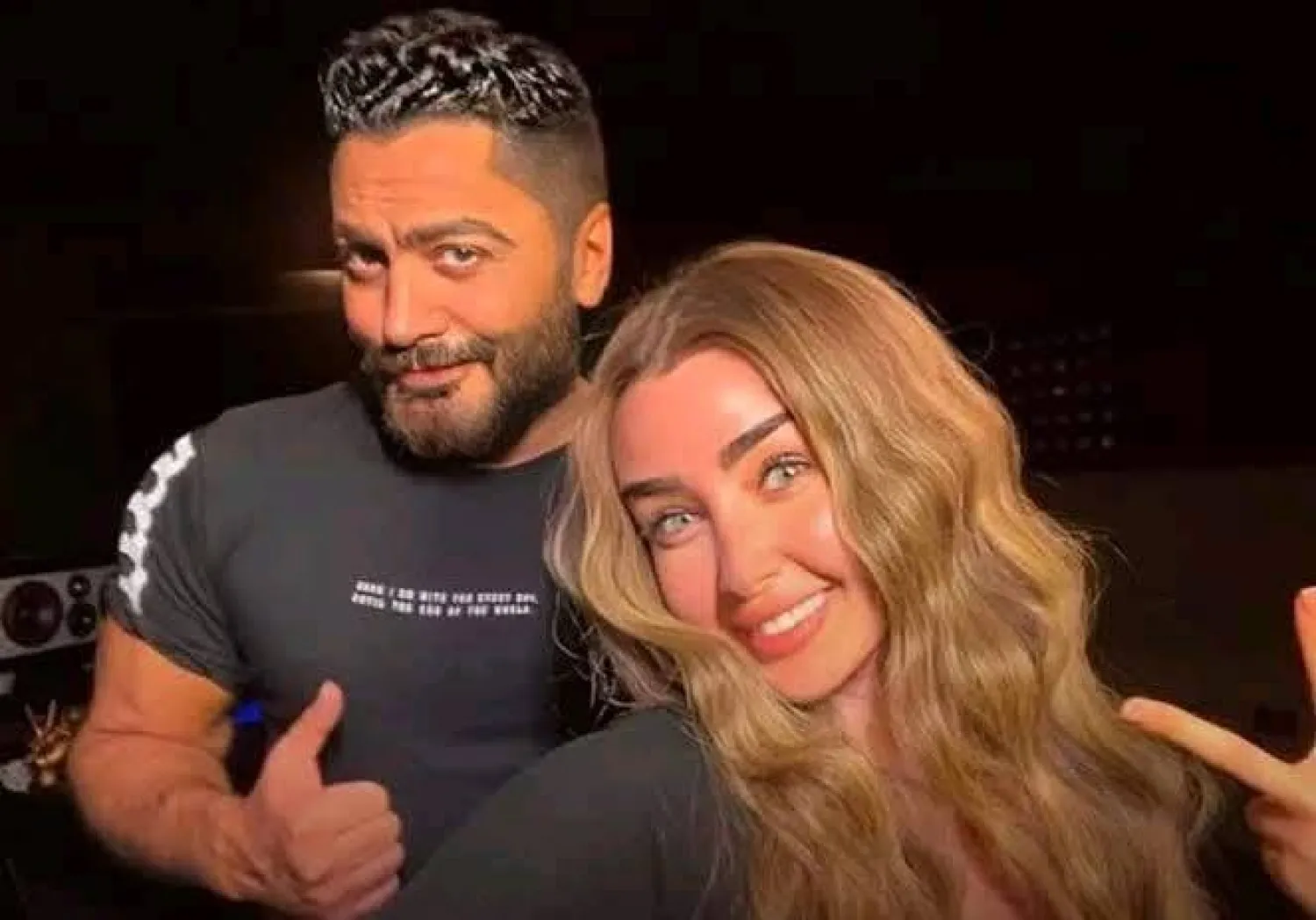 تامر حسني وهنا الزاهد في كواليس تصوير فيلم «ريستارت» (الشركة المنتجة)