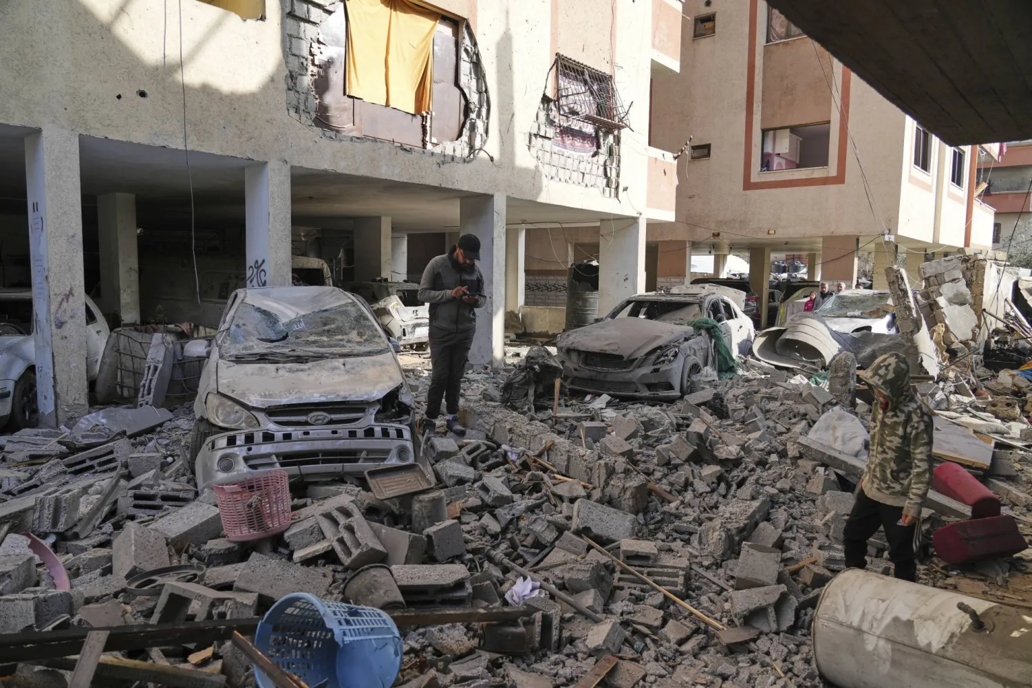 جانب من الدمار جراء الغارات الإسرائيلية على غزة (أ.ب)