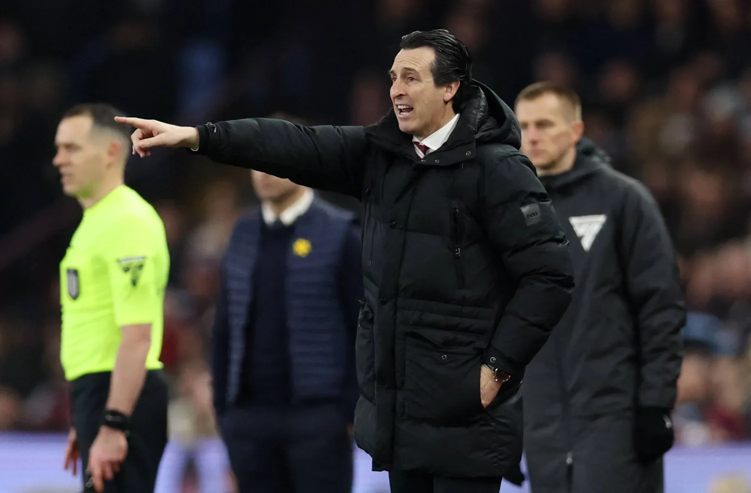 أوناي إيمري مدرب أستون فيلا (رويترز)