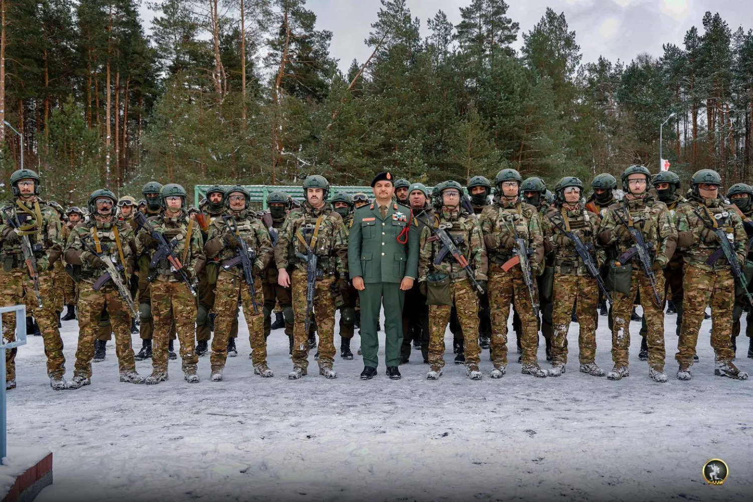 صدام حفتر رئيس القوات البرية يحضر تدريبات لعناصرها في بيلاروسيا (الجيش الوطني)