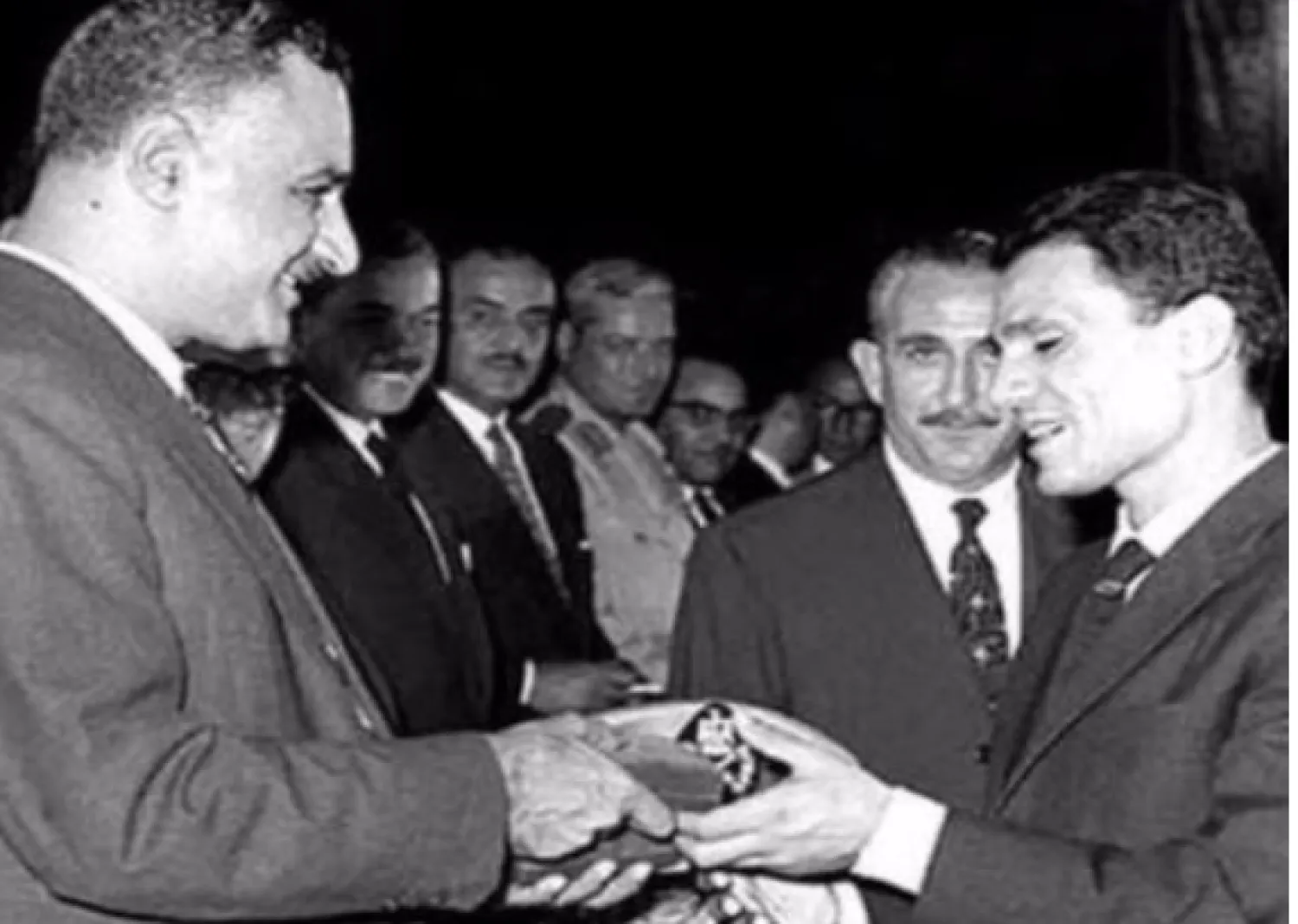 عبد الحليم كان مقرباً من الرئيس عبد الناصر (كتاب حليم أسرار وحكايات مع الحكام العرب)