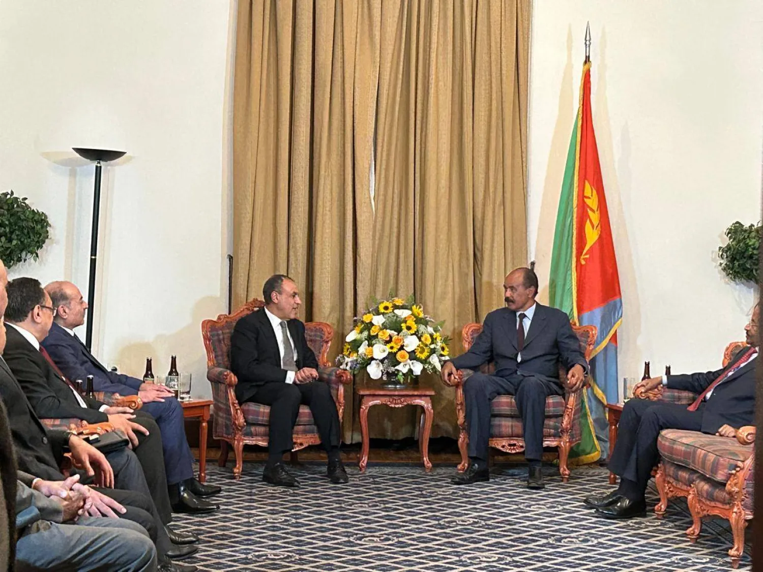 محادثات بين رئيس إريتريا ووزير الخارجية المصري في أسمرة (الخارجية المصرية)