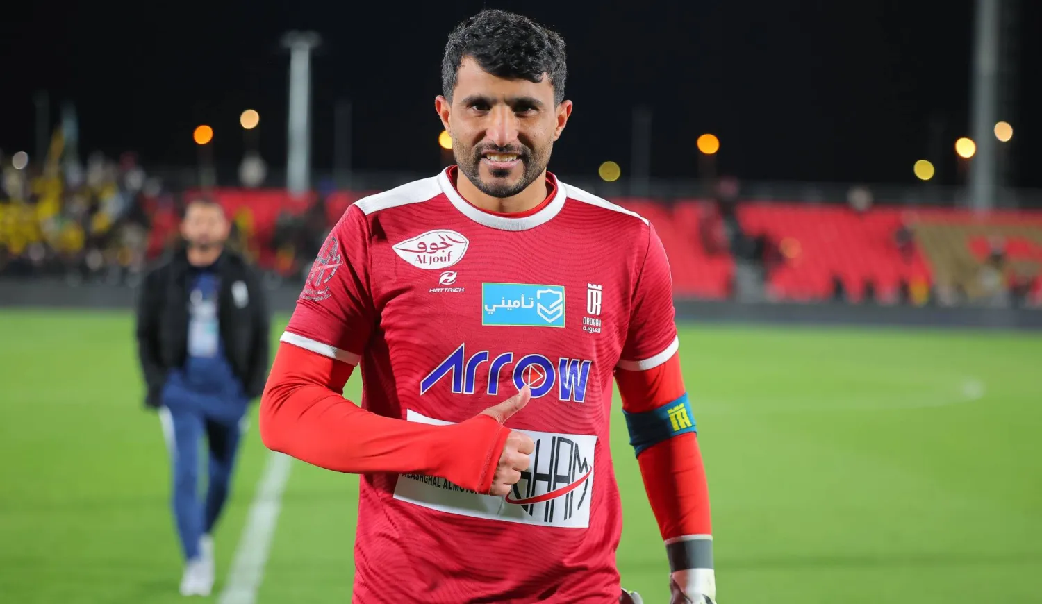 الرويلي محتفلاً عقب الفوز على النصر (نادي العروبة)