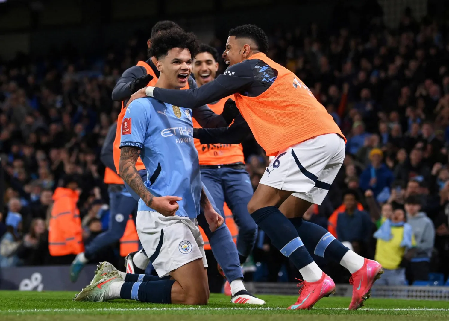 أوريلي محتفلاً بالهدف الثاني (رويترز)