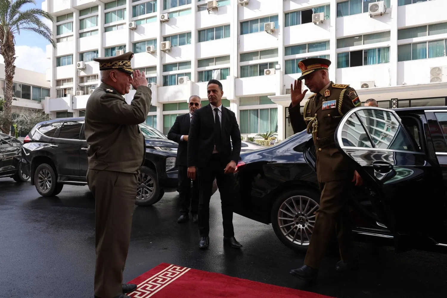 الحداد لدى وصوله تونس