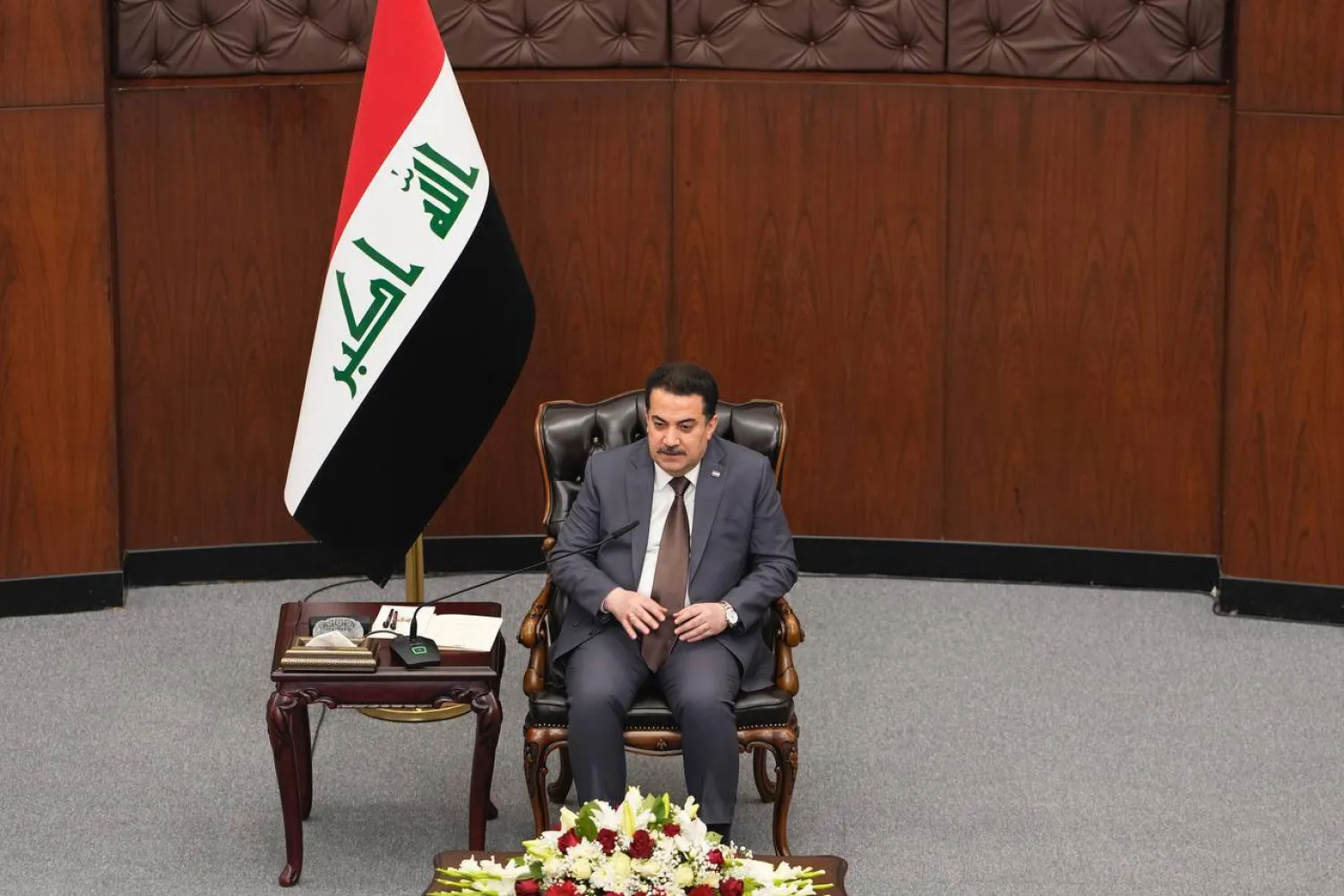 السوداني لدى استقباله رئيس وأعضاء مجلس نقابة المعلمين العراقيين بمناسبة عيد المعلّم الأحد (رئاسة الوزراء العراقية)