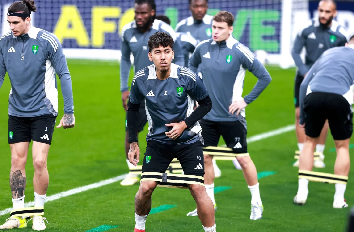 تشهد المواجهة الآسيوية للأهلي عودة البرازيلي فيرمينو (النادي الأهلي) 