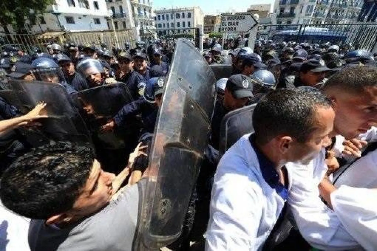 من مظاهرة سابقة للأطباء في العاصمة عام 2011 (الشرق الأوسط)