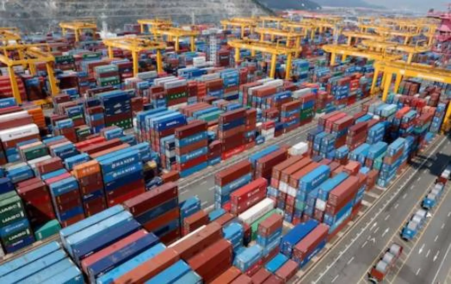 محطة حاويات الشحن في ميناء بوسان الجديد كوريا الجنوبية (رويترز)