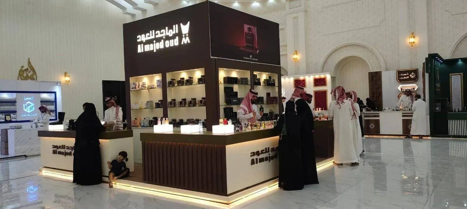 جناح شركة «الماجد للعود» في معرض للعطور أقيم بالسعودية عام 2023 (إكس)