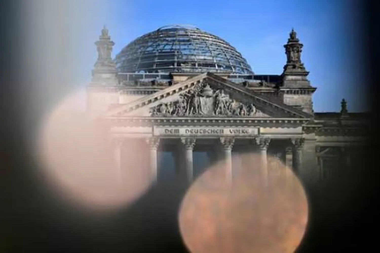 واجهة مبنى الرايخستاغ، مقر البرلمان الألماني، في برلين (رويترز)
