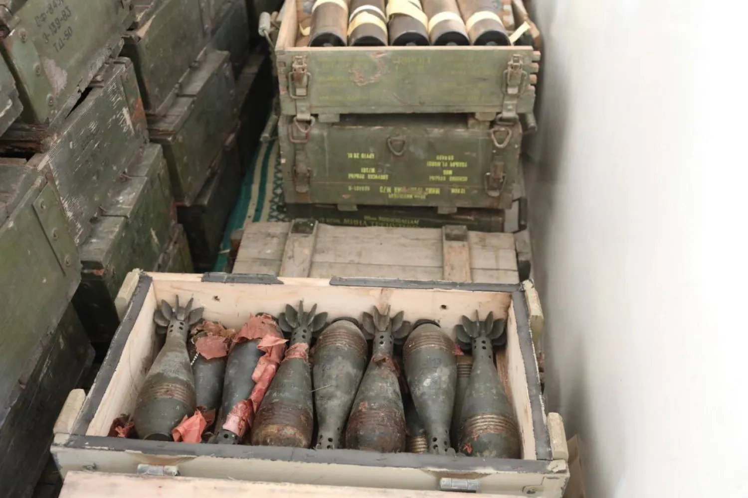 إدارة الأمن العام السورية تضبط قذائف هاون في مخزن بحمص (الداخلية السورية)