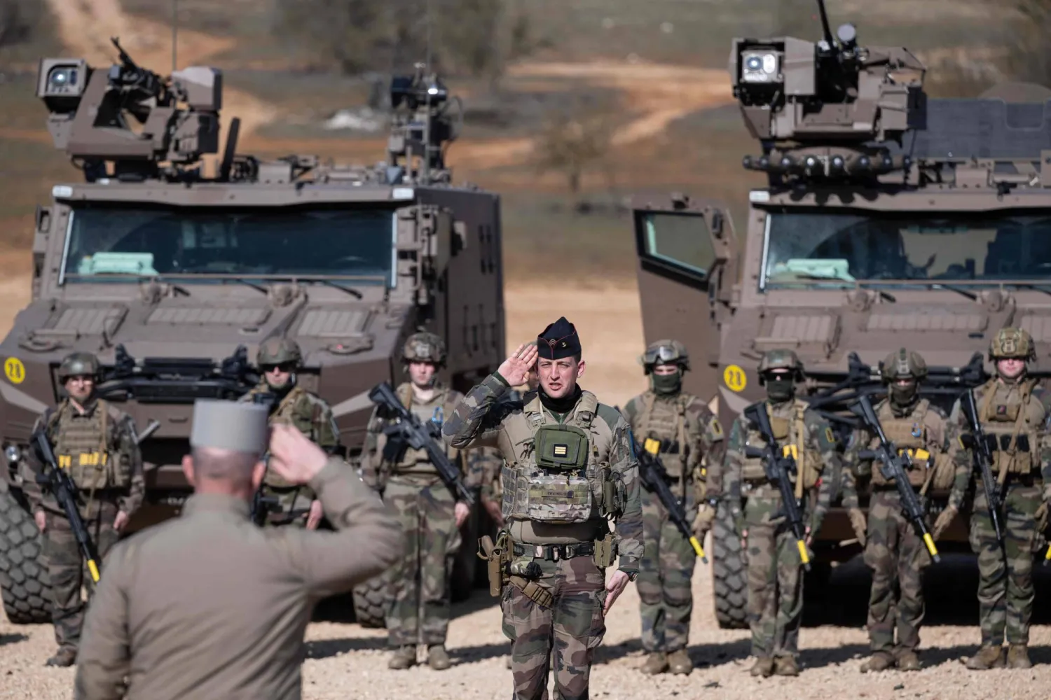 فعالية عسكرية للجيش الفرنسي في مقاطعة «فار» في جنوب شرقي فرنسا يوم 4 مارس (أ.ف.ب)