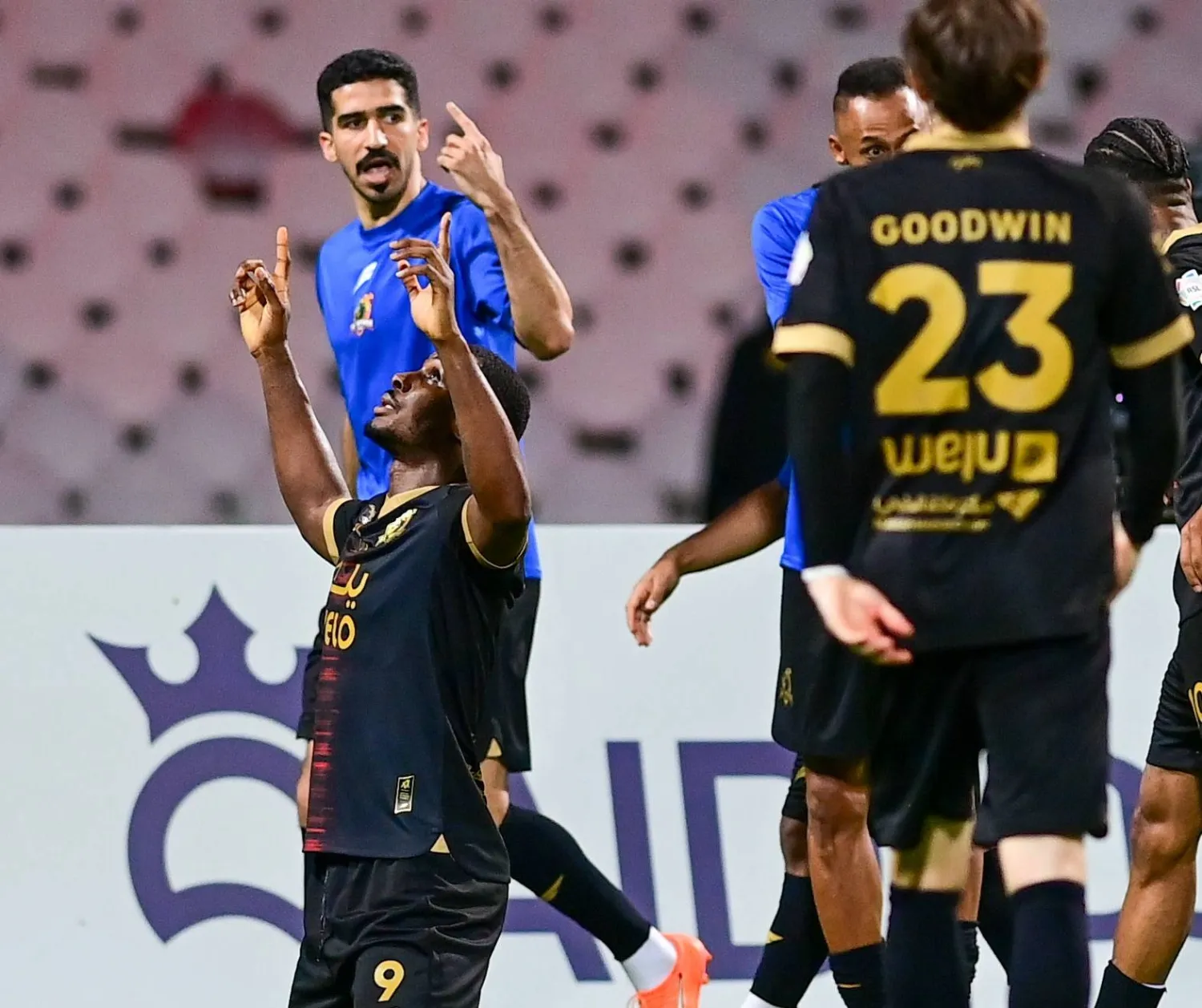 ايغالو محتفلا بهدفه في الرائد (الدوري السعودي للمحترفين)