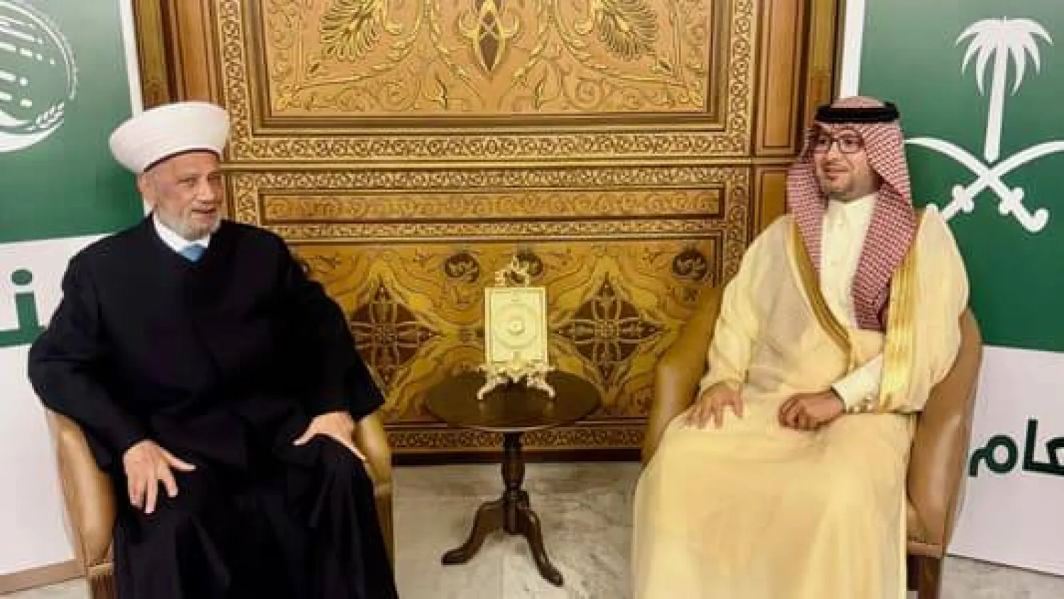مفتي الجمهورية عبد اللطيف دريان مستقبلاً سفير المملكة العربية السعودية لدى لبنان وليد بخاري (دار الفتوى)